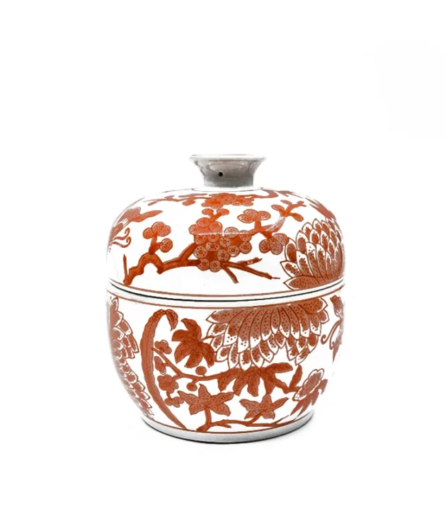 Porcelánová nádoba s jemným červeným dekorom